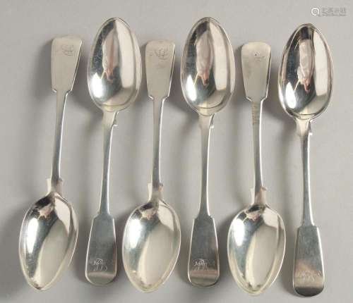 A SET OF SIX SILVER PERTH FIDDLE PATTERN DESSERT SPOONS by R...