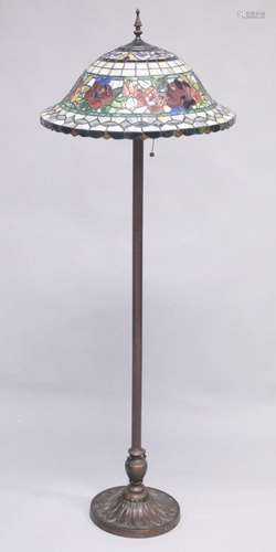 A TIFFANY STYLE FLOOR LAMP. 1ft 9ins diameter.