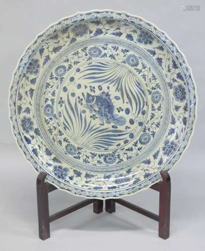 A VERY LARGE CHINESE MING STYLE BLUE AND WHITE PLATTER on a ...