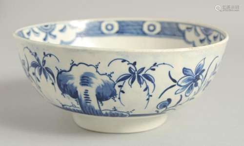 AN 18TH CENTURY WORCESTER BOWL painted with the uncommon Lat...