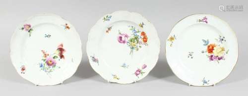 A SET OF THREE MEISSEN CIRCULAR PLATES sprigged and painted ...