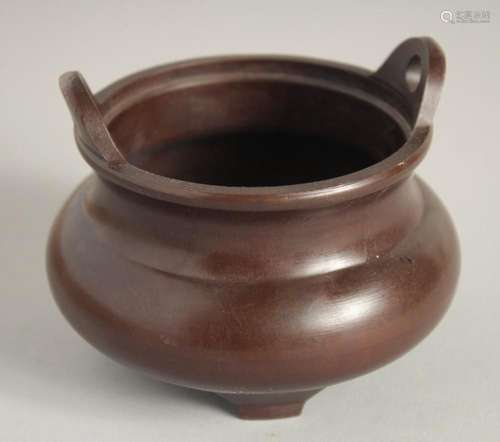 A SMALL CHINESE BRONZE CIRCULAR CENSER. 4ins diameter.