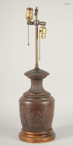 A GOOD CLASSICAL BRONZE URN AS A LAMP, on a circular marble ...
