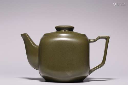 Square teapot with tea powder glaze