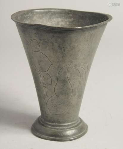 A 17TH CENTURY DUTCH WRIGGLESWORTH BEAKER. 5.5ins high.