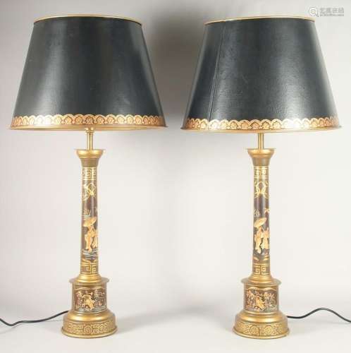 A GOOD PAIR OF TOLEWARE CHINESE DESIGN LAMPS AND SHADES. 1ft...