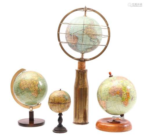 Lot with globes