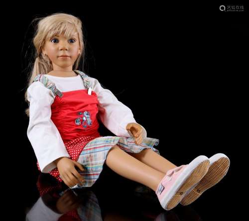 Elisabeth Lindner doll