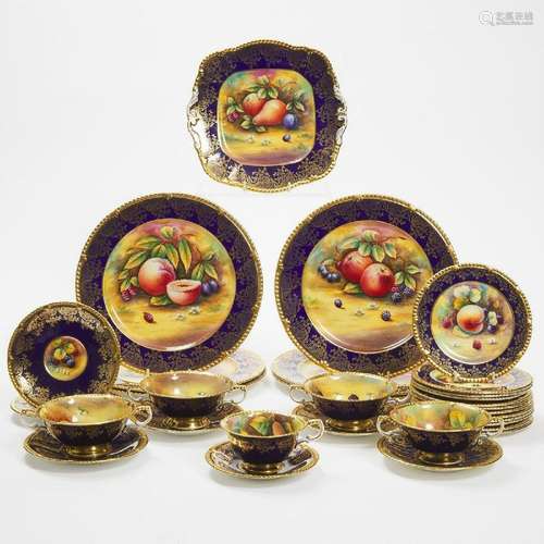 Paragon 'Golden Harvest' Service, 20th century, plates diam