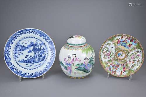 THREE CHINESE PORCELAIN ITEMS, 19/20TH CENTURY. To include a...