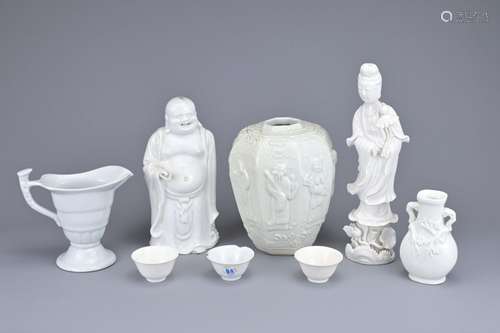 A GROUP OF CHINESE WHITE GLAZED PORCELAIN ITEMS, 17TH CENTUR...