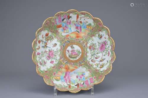 A CHINESE CANTONESE FAMILLE ROSE PORCELAIN DISH, 19TH CENTUR...