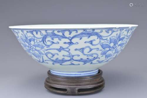 A CHINESE BLUE AND WHITE PORCELAIN BOWL, 19TH CENTURY. Decor...