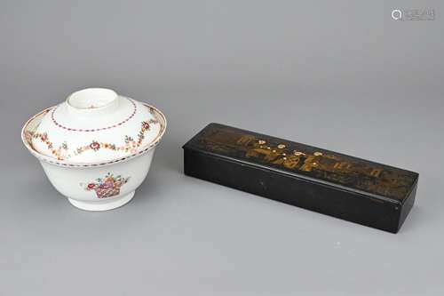 A CHINOISERIE BLACK LACQUER AND GILT PEN BOX WITH CHINESE PO...