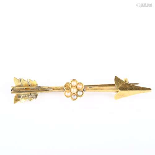 A Victorian 15ct gold split pearl arrow brooch, brooch lengt...