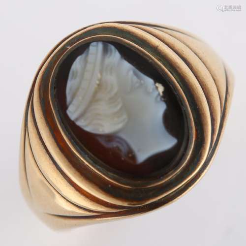 A 9ct gold hardstone cameo ring, relief carved depicting fem...