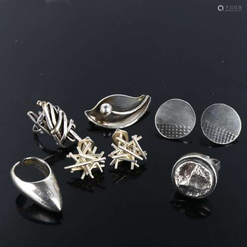 Various Scandinavian modernist silver jewellery, including r...