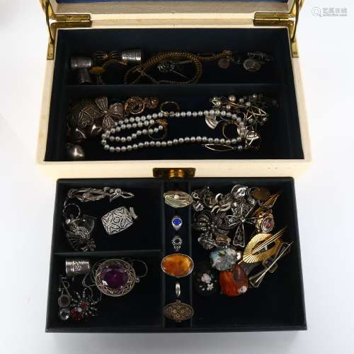 Various Victorian and later jewellery, including brooches, r...