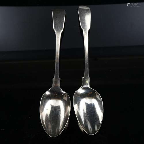 A pair of George III silver Fiddle pattern tablespoons, by P...