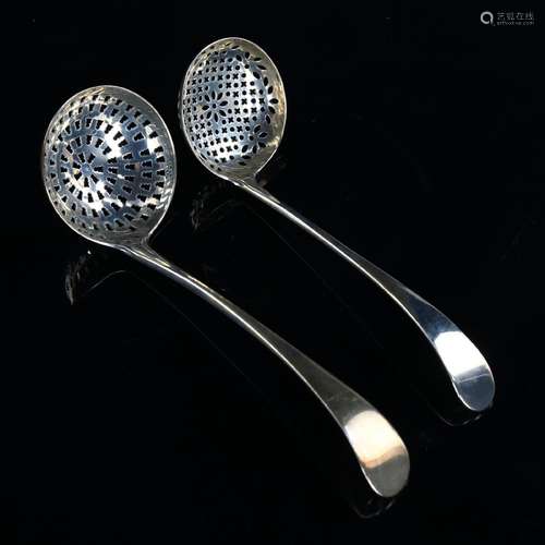 2 George III silver Old English pattern sugar sifter spoons,...