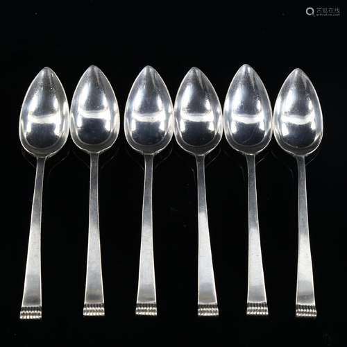 A set of 6 George VI silver grapefruit spoons, by Copper Bro...