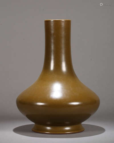 A Chinese Tea-dust Glaze Long Neck Vase