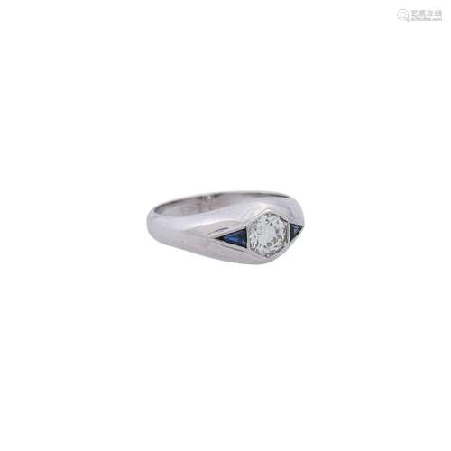 Ring mit Altschliffdiamant von ca. 0,73 ct flankiert von 2 S...