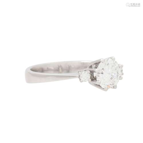 Ring mit zentralem Brillant ca. 1,2 ct,