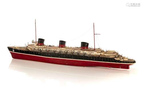 MODEL PASSENGER STEAMSHIP