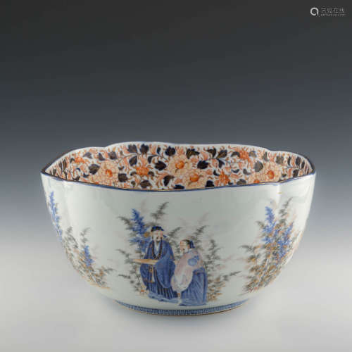 A Japanese Imari porcelain centerpiece bowl