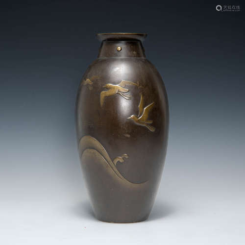 A Japanese Art Deco bronze vase, Taisho/Showa