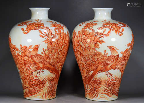 清乾隆矾红釉花鸟纹梅瓶