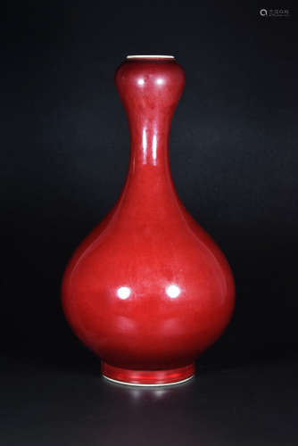 清乾隆霁红釉蒜头瓶