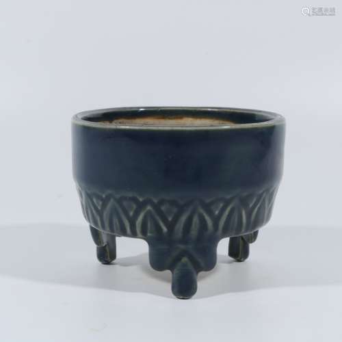 Blue glaze three-legged stove