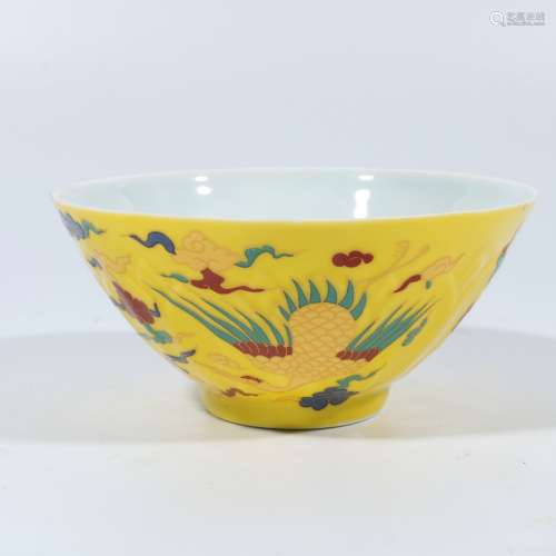 Yellow-glazed red and green phoenix bowl