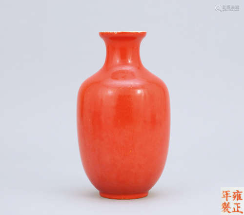 清 珊瑚紅燈籠瓶 