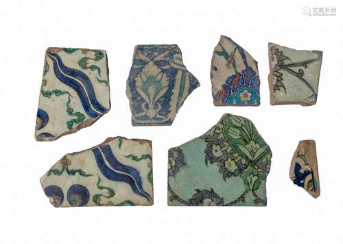 AN ASSORTMENT OF EARLY IZNIK TILE FRAGMENTS, 16TH CENTURY