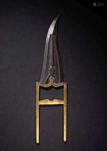 A MUGHAL KATAR WITH GOLD ENCRUSTED HILT WITH CALLIGRAPHY, CI...