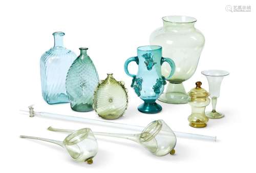 A SELECTION OF CONTINENTAL PALE GREEN AND YELLOW GLASS, VARI...