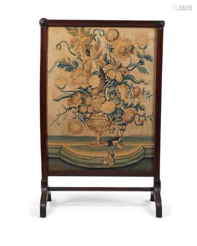 A GEORGE IV MAHOGANY FIRESCREEN, CIRCA 1830