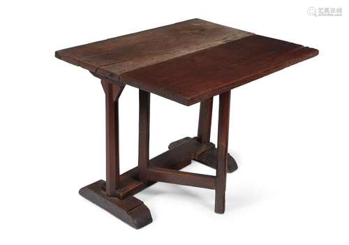 AN OAK DROP LEAF TABLE, EARLY 18TH CENTURY