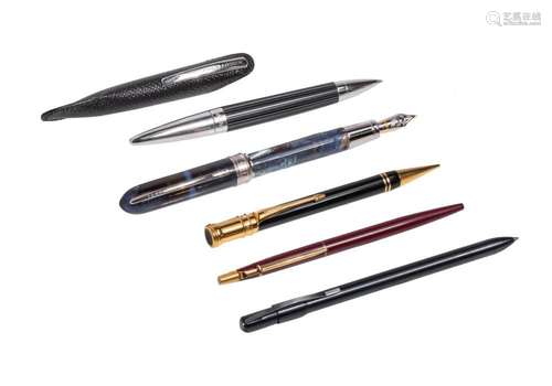 A Jörg Hysek rollerball/ballpoint and other writing equipmen...