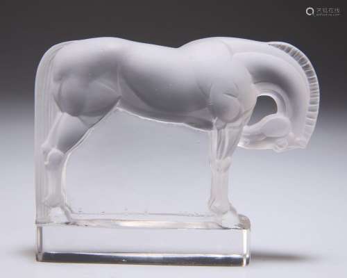 A LALIQUE CHEVAL PAPERWEIGHT