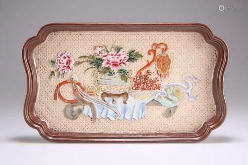 A CHINESE FAMILLE ROSE 'CARVED' TRAY