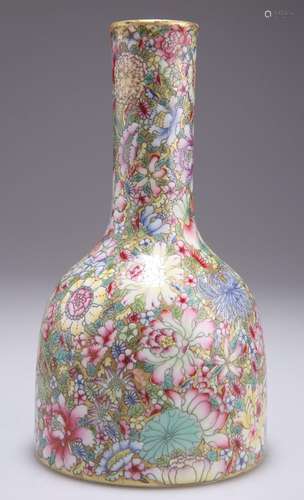 A CHINESE FAMILLE ROSE MALLET-SHAPED VASE, YAOLINGZUN