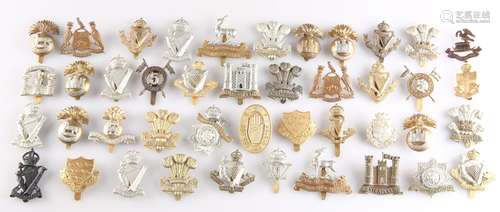 ASSORTED IRISH CAVALRY AND INFANTRY CAP BADGES