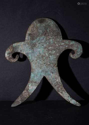 A VERY HEAVY INDIAN COPPER ANTHROPOMORPH IDOL, LATE BRONZE 1...