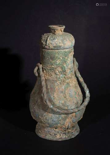 A CHINESE BRONZE RITUAL VESSEL IN THE STYLE OF ANCIENT, 19TH...