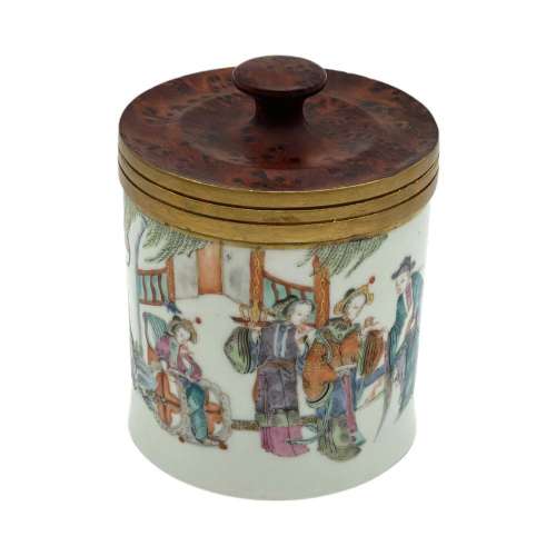 A famille rose tea caddy, decorated with figures, Xianfeng p...