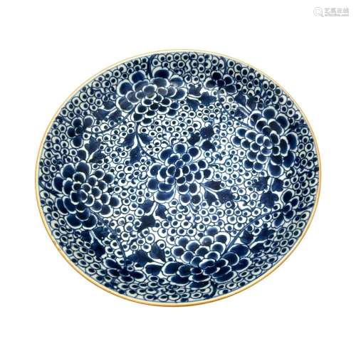 A blue and white floral decorated plate, Kangxi period, Ø 34...